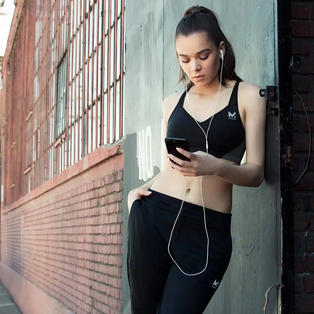 Hailee Steinfeld Hailee Steinfeld