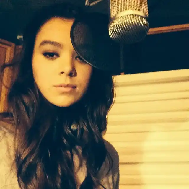 Hailee Steinfeld Hailee Steinfeld