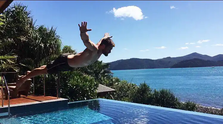 Chris Hemsworth Chris Hemsworth