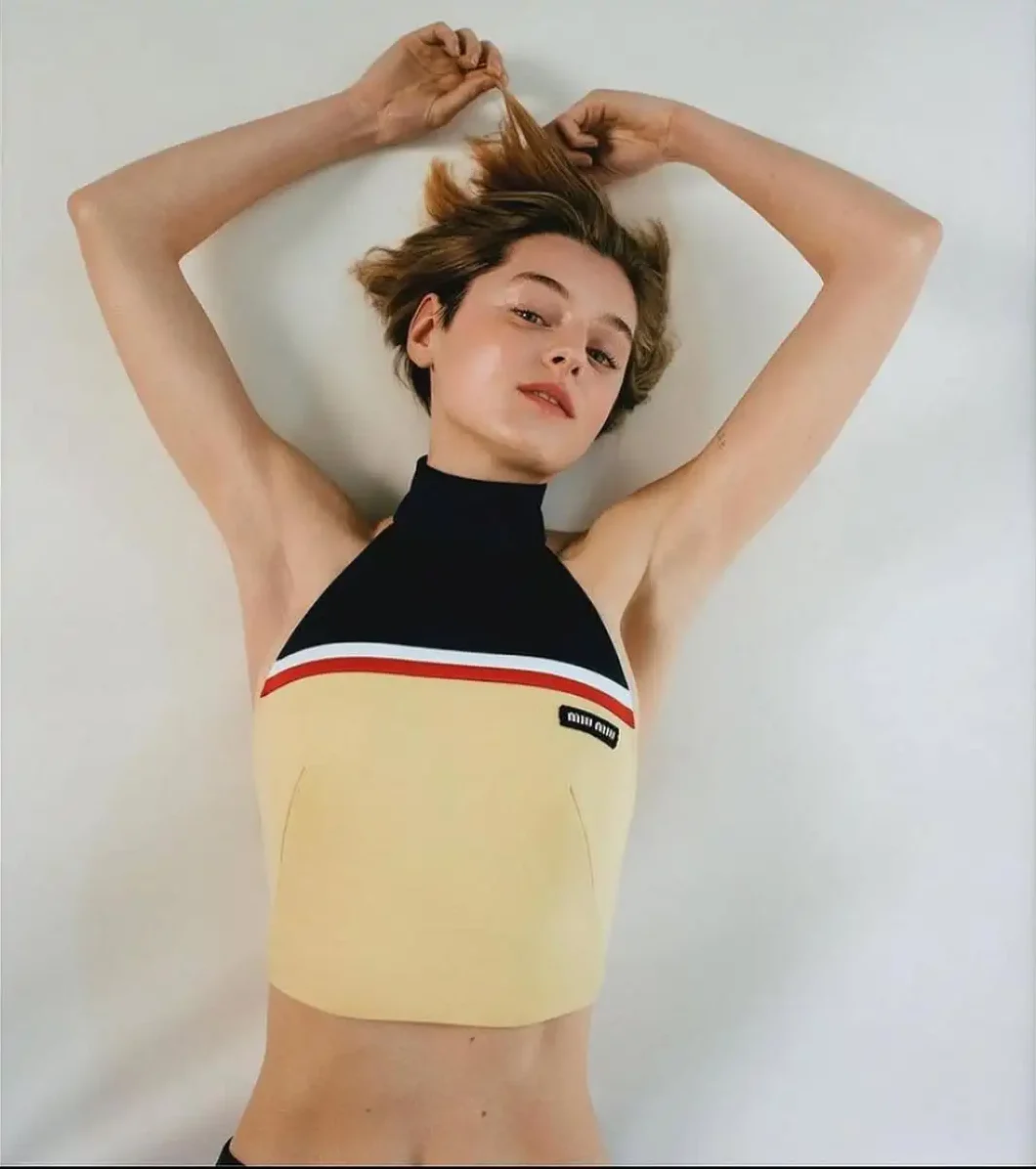 Emma Corrin Emma Corrin