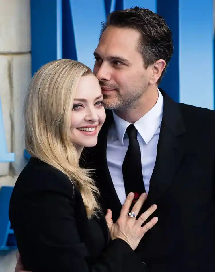 Amanda Seyfried Amanda Seyfried husband Thomas Sadoski