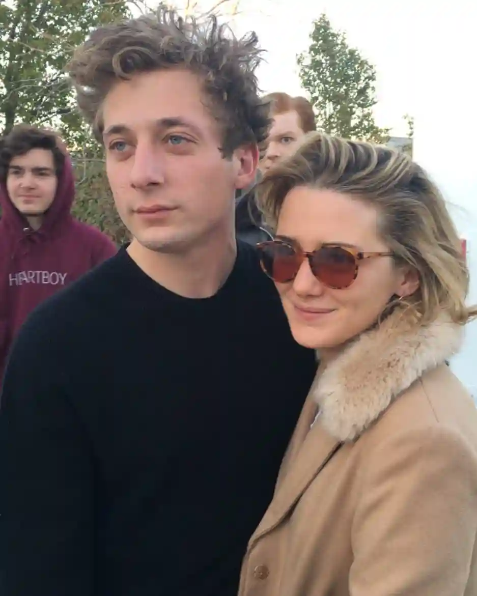 Jeremy Allen White Jeremy Allen White wife Addison Timlin