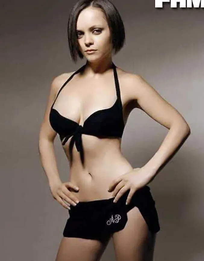 Christina Ricci Christina Ricci bikini 2
