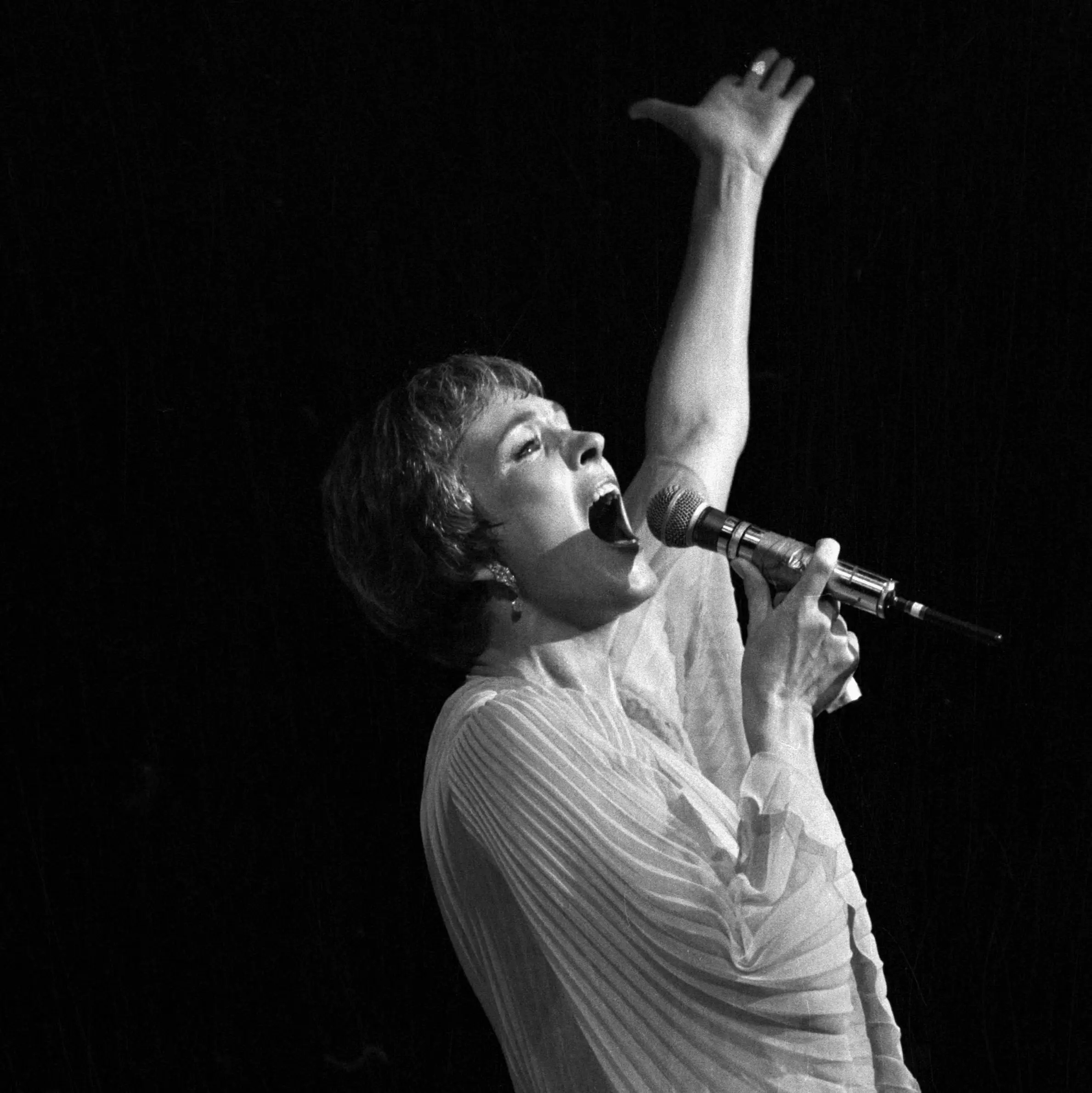 Julie Andrews Julie Andrews Singing