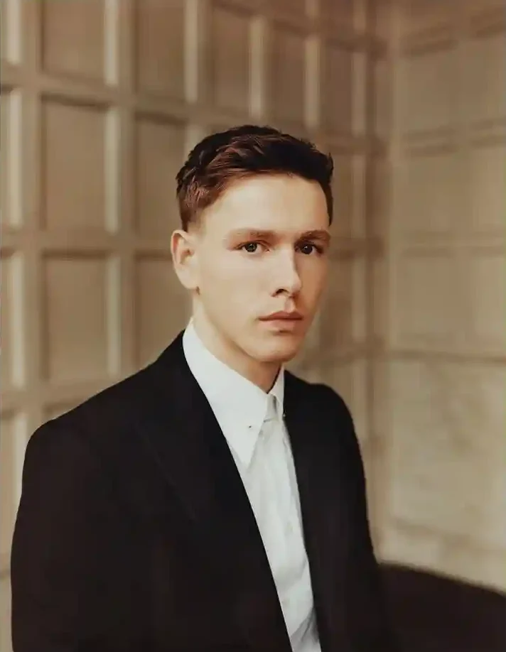Harris Dickinson Harris Dickinson