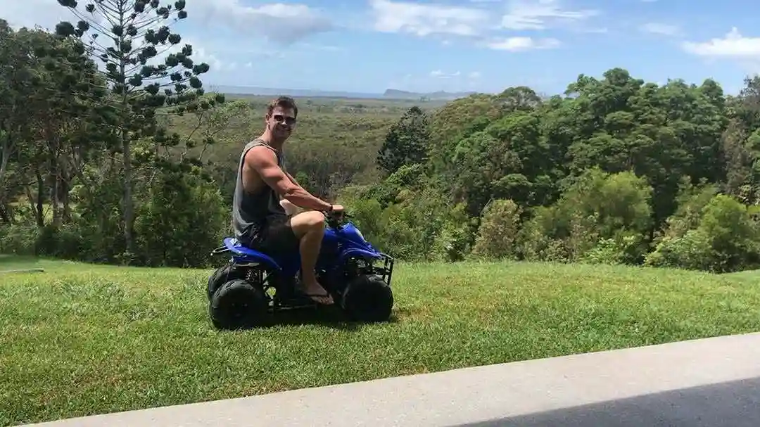 Chris Hemsworth Chris Hemsworth