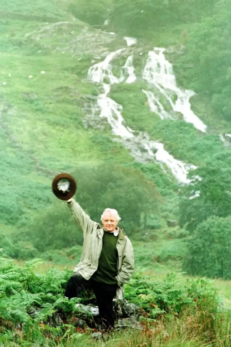 Anthony Hopkins Anthony Hopkins travelling